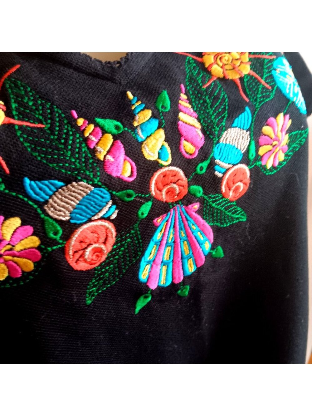 Women's T-Shirt Embroidered Large Floral Shell Padded Shoulders Top 1990s Mom